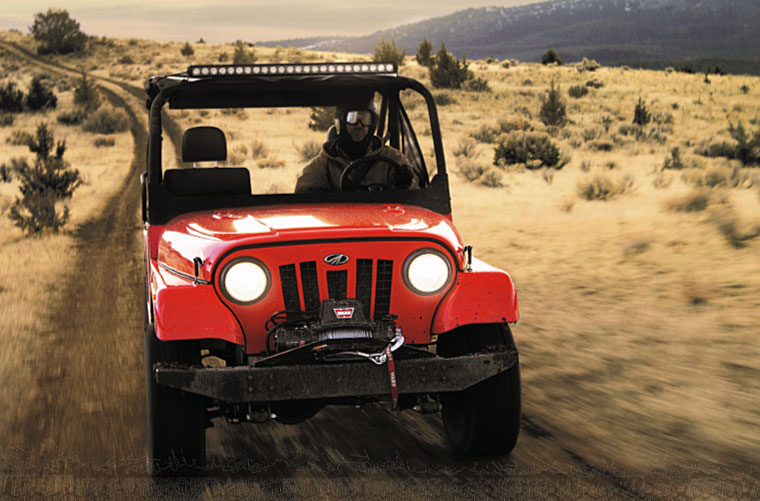 2019 mahindra roxor red